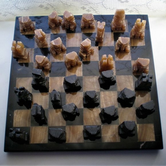 Carved Stone Onyx Marble Chess Set Mexican Aztec Mayan Design 32 Piece And Board - Picture 3 of 5